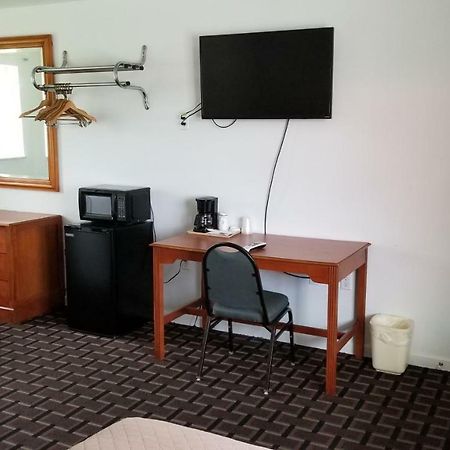 Budget Inn Breezewood Exterior photo