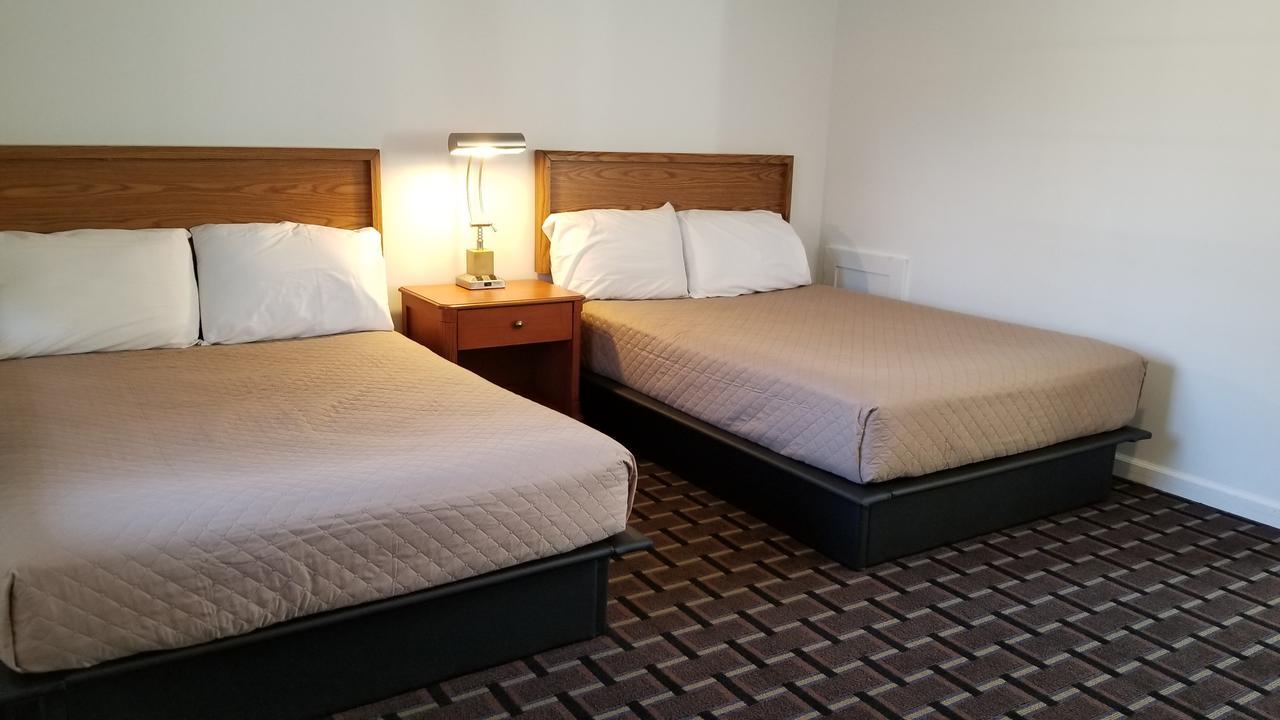 Budget Inn Breezewood Exterior photo