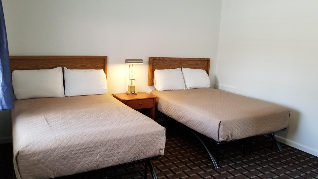 Budget Inn Breezewood Exterior photo