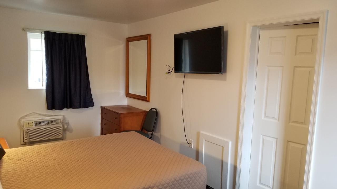 Budget Inn Breezewood Exterior photo