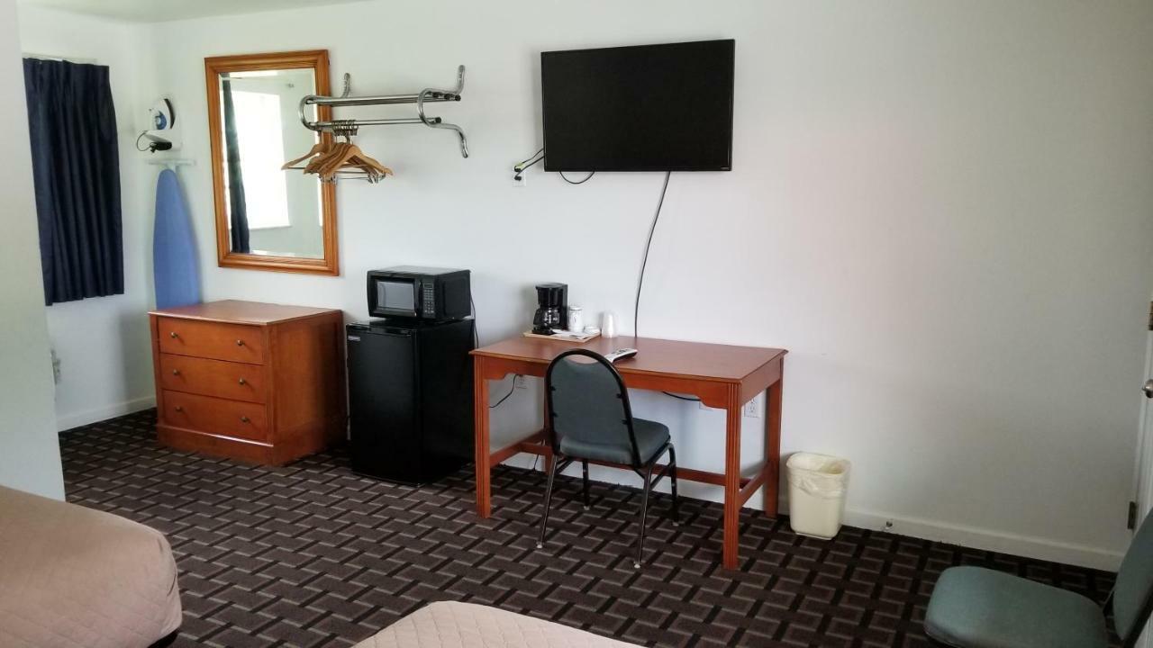 Budget Inn Breezewood Exterior photo